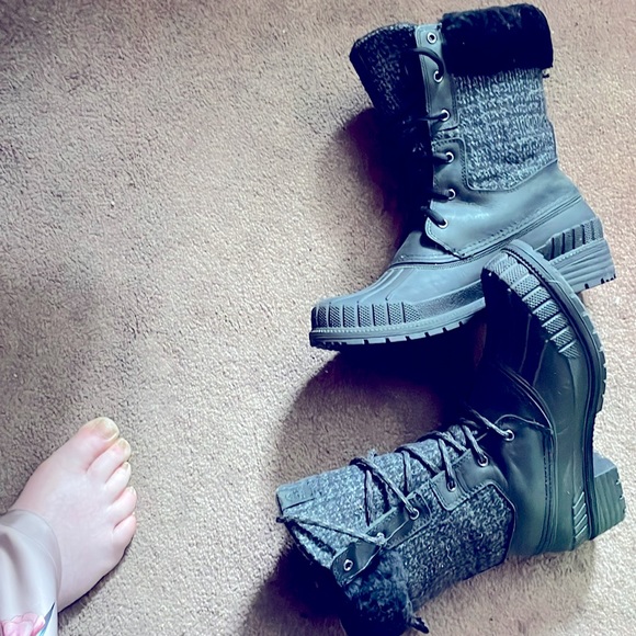 These winter boots are one year old. Very warm, comfortable, and are very cute. - Picture 1 of 2